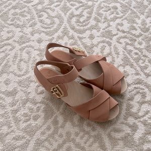 bryr emma cross toe clog